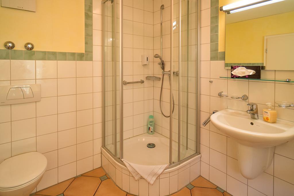 מיירסבורג Hotel Zum Lieben Augustin חדר תמונה