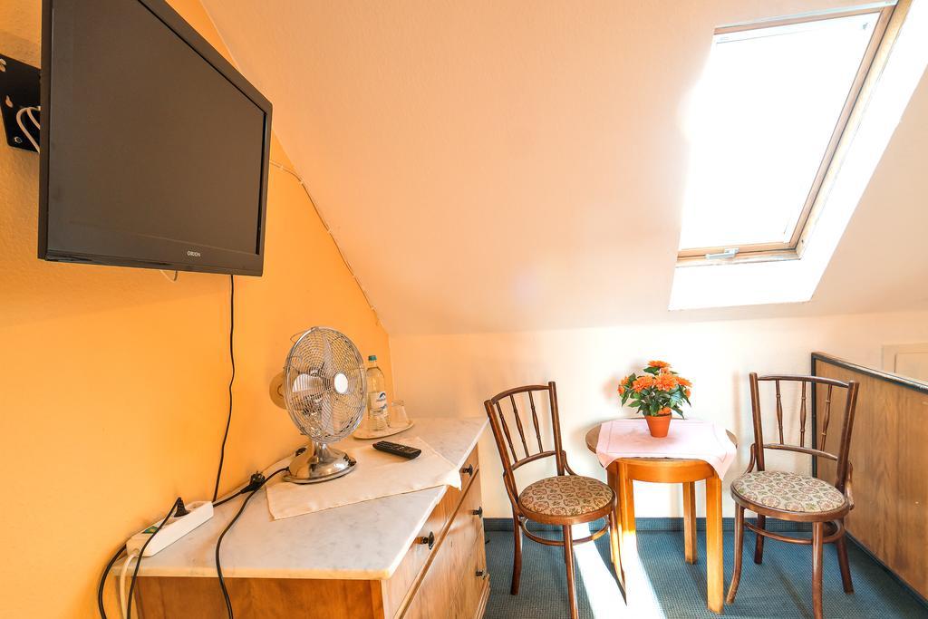 מיירסבורג Hotel Zum Lieben Augustin חדר תמונה