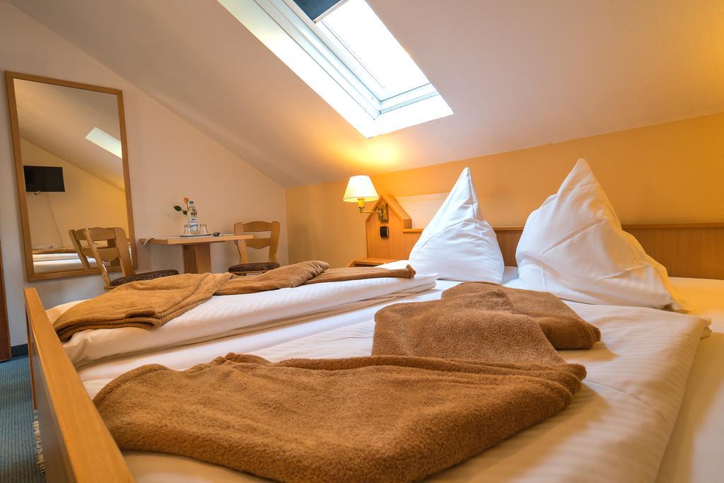 מיירסבורג Hotel Zum Lieben Augustin חדר תמונה