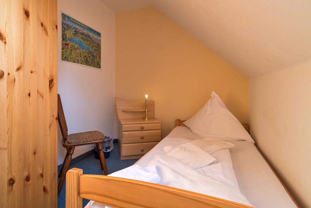 מיירסבורג Hotel Zum Lieben Augustin חדר תמונה