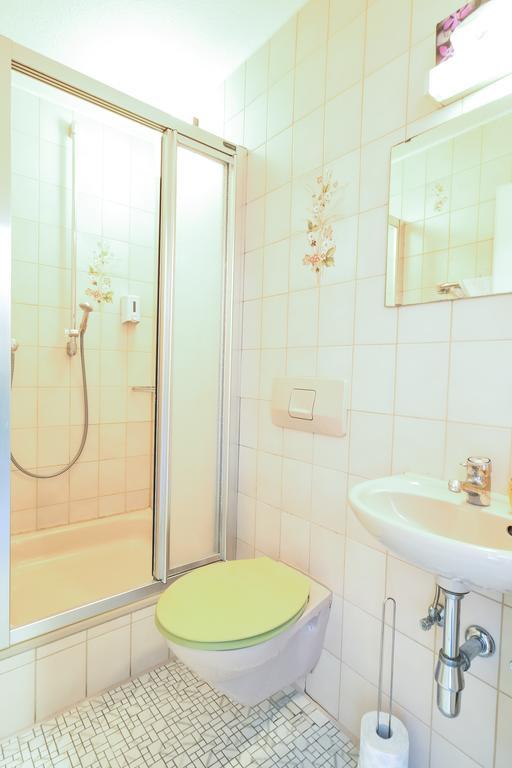 מיירסבורג Hotel Zum Lieben Augustin חדר תמונה